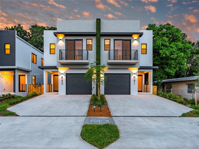 Building Photo - 841-843 SW 29th St