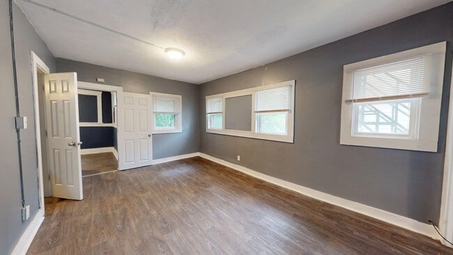 Photo - 3889 W 33rd St