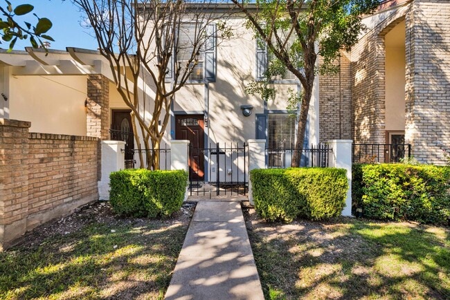 Photo - Move-In Ready 2-Bedroom Condo in Prime San Antonio Location
