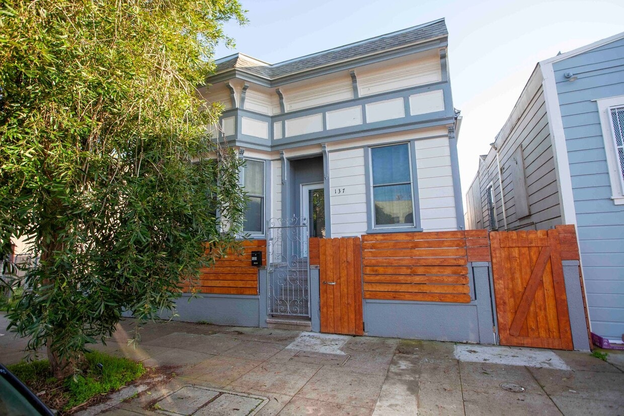 Charming Oceanveiw Renovated Single-Family... - Charming Oceanveiw Renovated Single-Family...