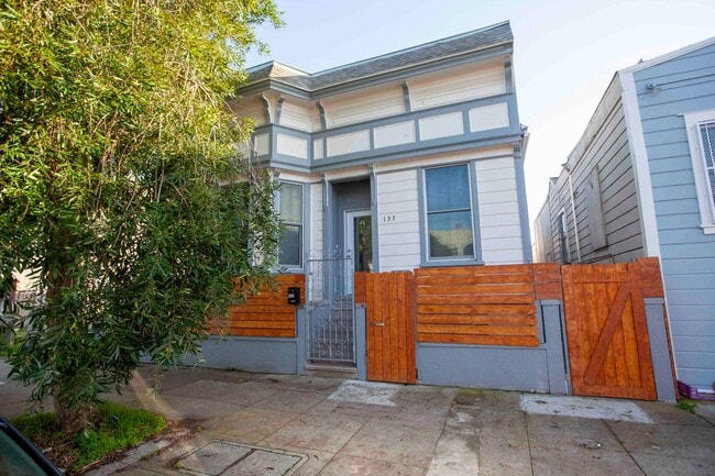 Charming Oceanveiw Renovated Single-Family... - Charming Oceanveiw Renovated Single-Family... House
