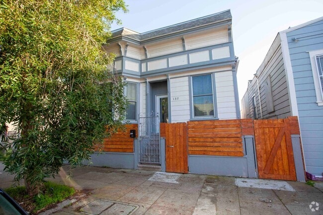 Building Photo - Charming Oceanveiw Renovated Single-Family... Rental