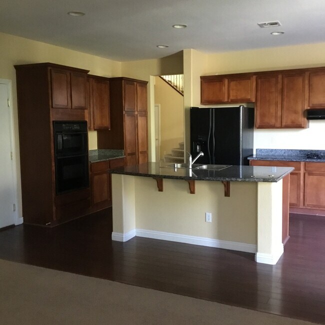 Photo - Northwest 4 Bedroom Beauty!!