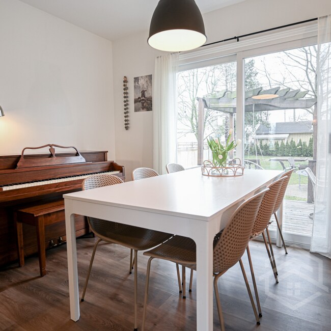 Photo - 71 North Street W