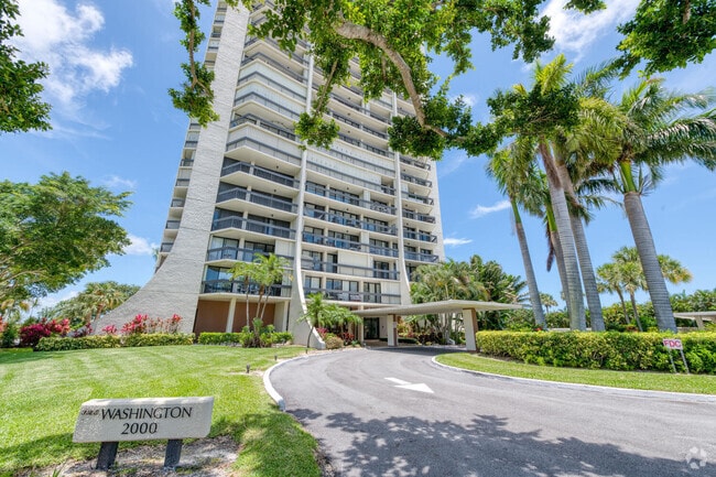 Building Photo - 2000 Presidential Way Unit 303 Rental