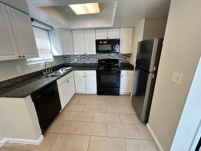 Photo - 3914 E 11th St Unit 202