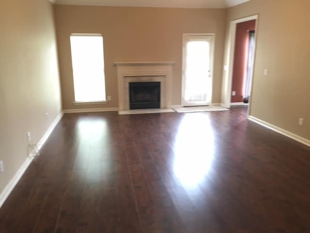 Photo - 333 Bedford Cir