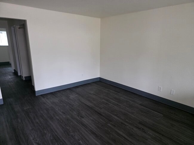 Photo - 300 Whitesell Ave W Unit 300-2