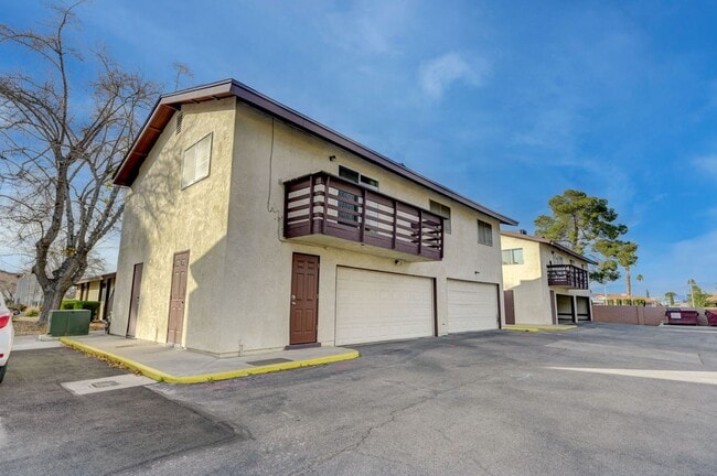 Building Photo - 2365 Canfield Dr Unit 2365 Canfield #D