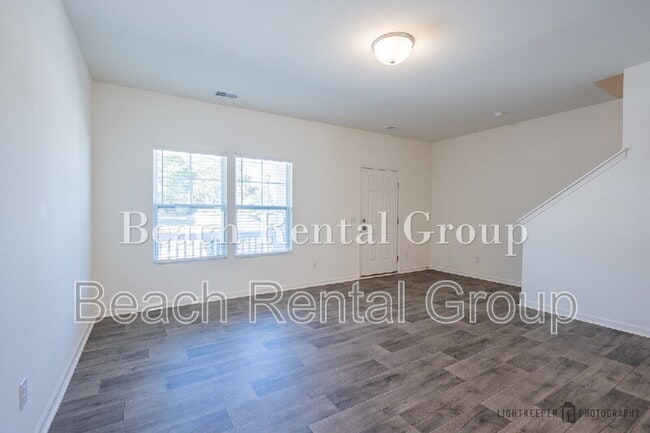 Photo - 305 Cherwell ct