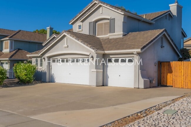 Photo - 422 Meyenberg Ave