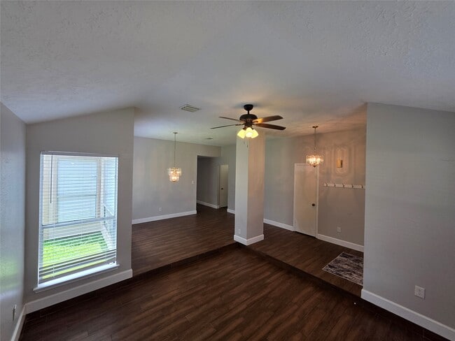 Photo - 11634 Eaglewood Dr