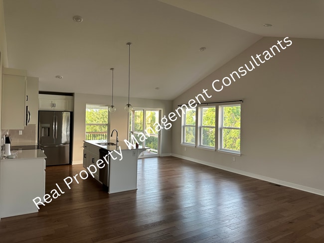 Photo - 1628 SW Buckthorn St