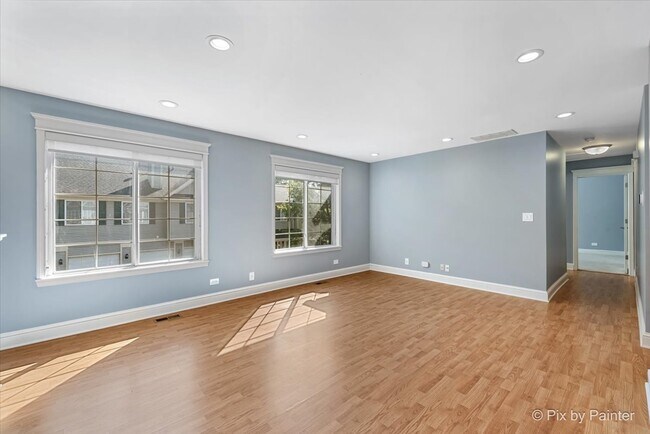 Photo - 313 Windsor Ct Unit D
