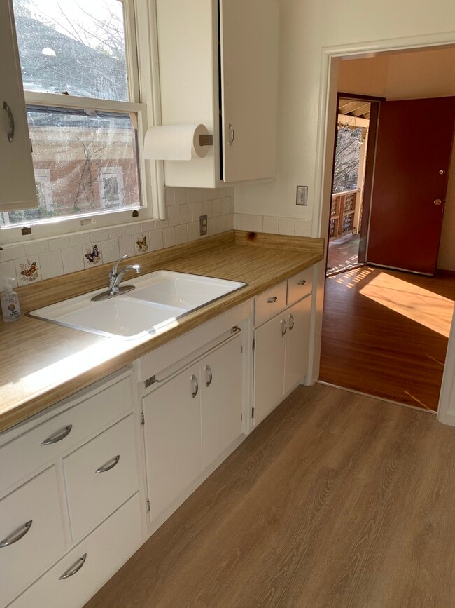 Building Photo - 2731 Grant St Unit #B