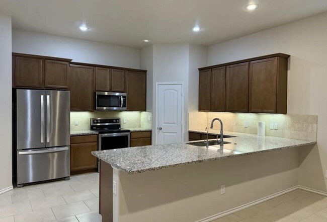 Photo - 7046 95th St