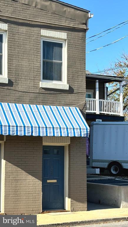 Photo - 102 N Lawrence St