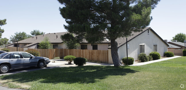 Building Photo - Sequoia Apartments