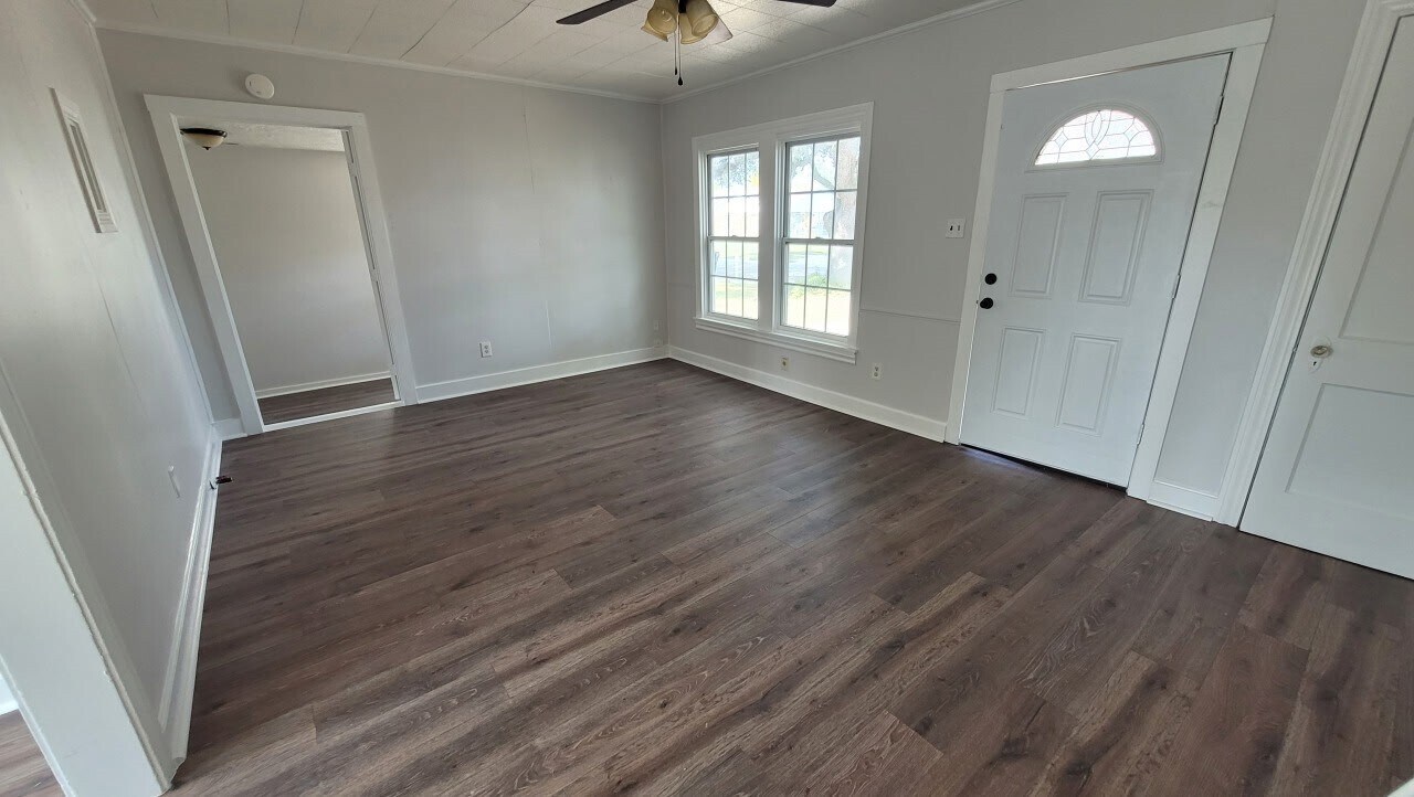 Photo - 407 E Defee Ave