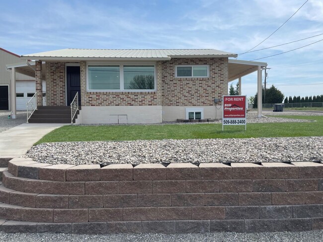 Now renting 2 bedroom - Now renting 2 bedroom House