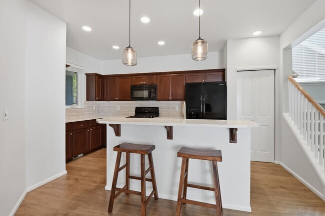 Photo - 4bd/2.5ba Renton Home