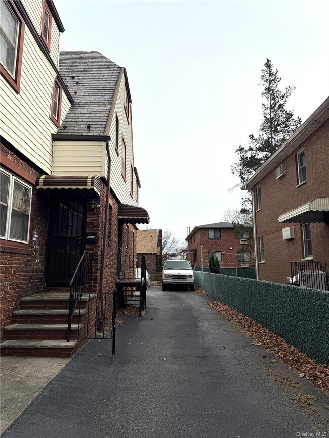 Photo - 40-17 194th St Unidad 1R