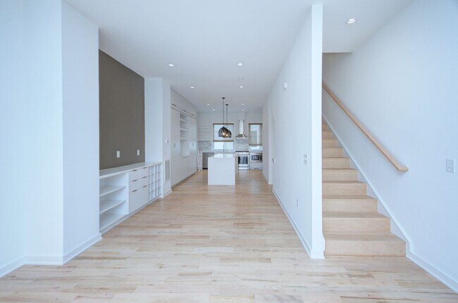 Photo - 2737 Shenandoah Ave