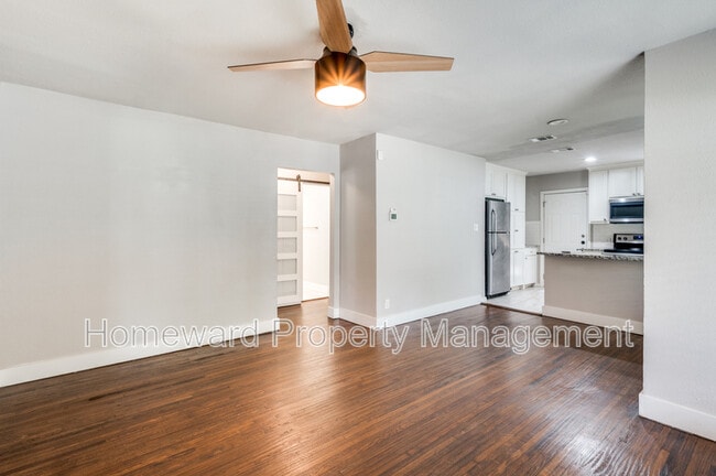 Photo - 4229 Valentine St