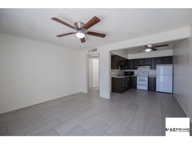 Photo - $500 OFF FIRST MONTH'S RENT MOVE IN SPECIAL! Introducing this Comfortable 2/1 Tempe Duplex!