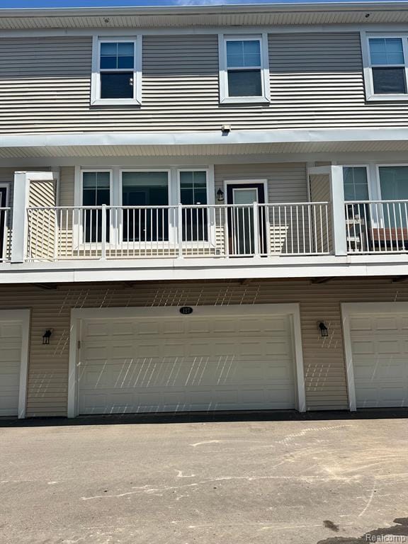 Photo - 127 Monument Ln
