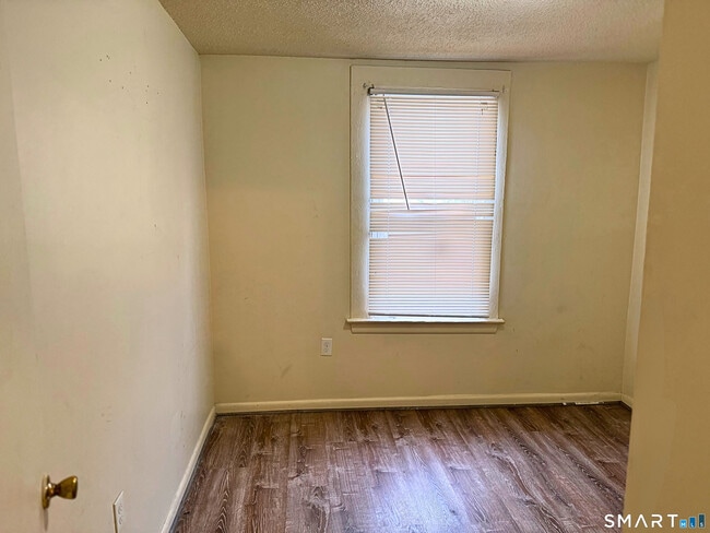 Photo - 282 Front Ave