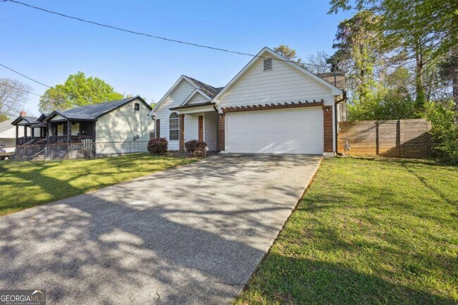 Photo - 2061 Tiger Flowers Dr NW