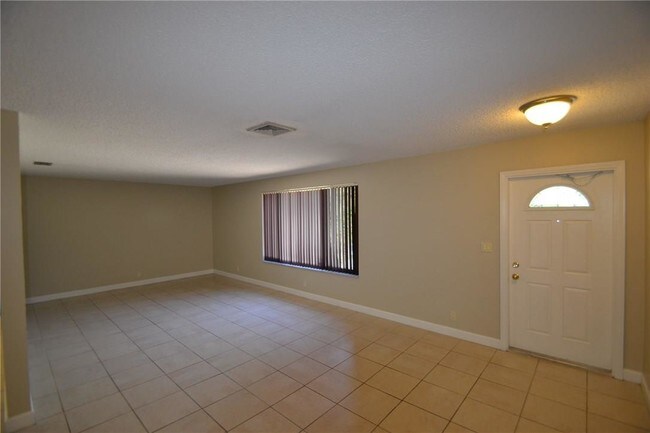 Photo - 946 Johnson St