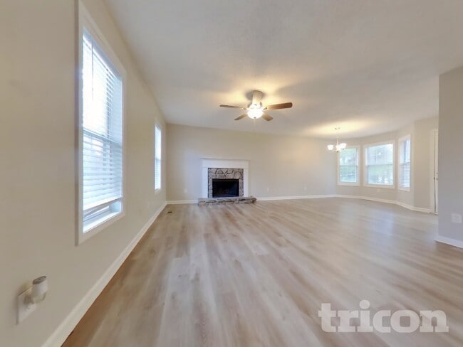 Photo - 104 Ivy Trace Ln