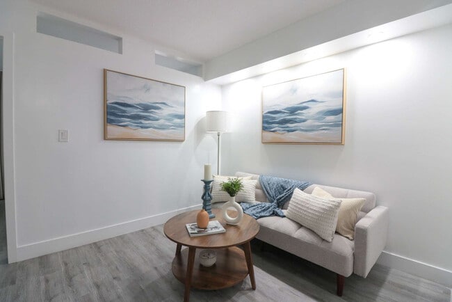 Building Photo - 1 SE 12th St Unit FL20-ID1294664P