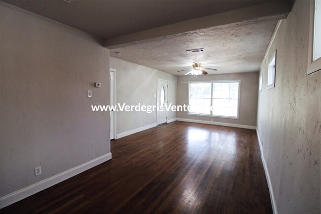 Photo - 4904 Calmont Ave