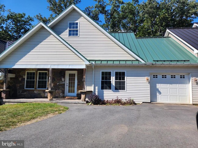 Building Photo - 28 Holler Rd