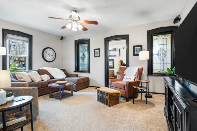 Photo - 9845 Cleveland Ave NW