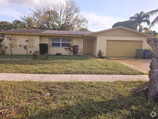 Building Photo - 4420 NW 15th St Rental