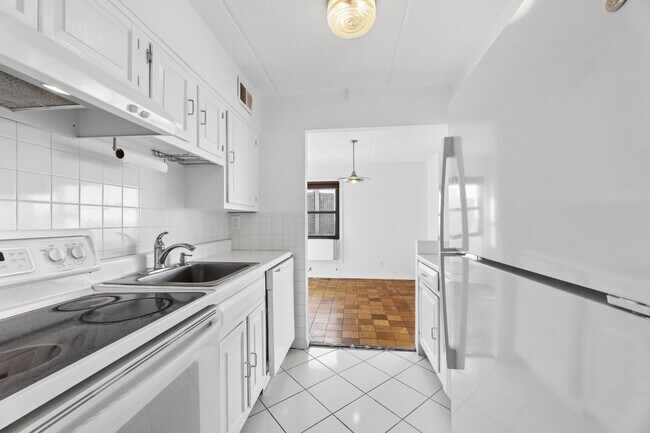 Photo - 1600 Center Ave Unit # 12F