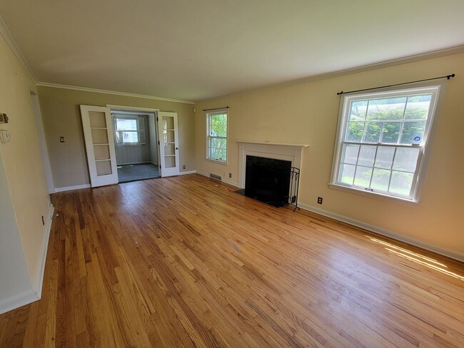 Photo - Large 4 bed, 1.5 bath, Over 2,000 square feet.