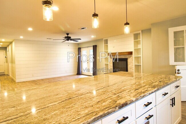 Photo - 106 Joyce Dr