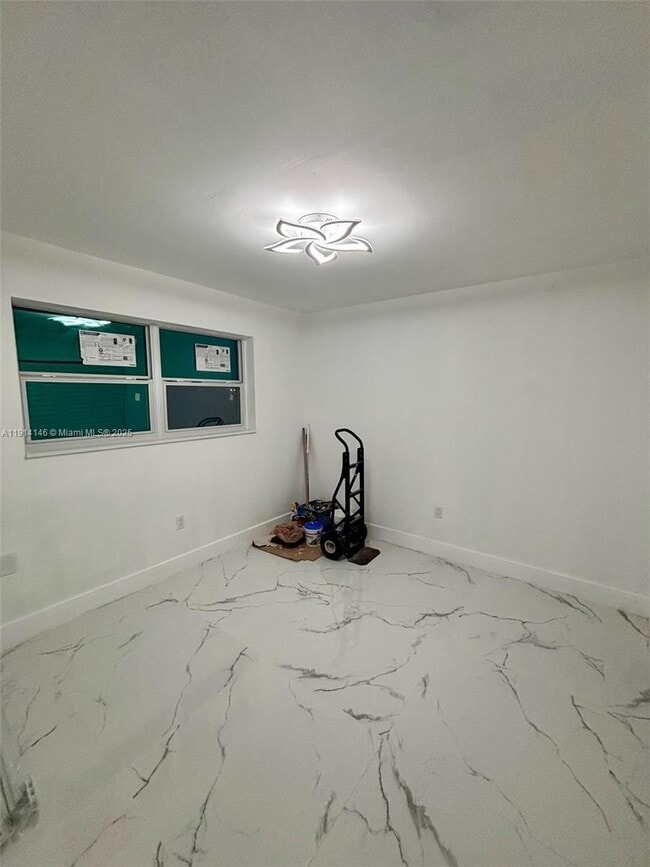 Photo - 1301 W 38th Pl Casa