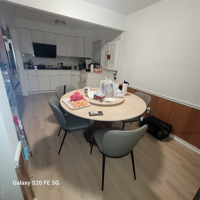 Photo - 246-07 87th Ave