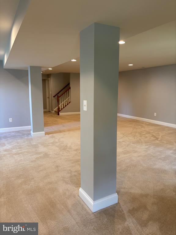 Photo - 420 Quarry Point Rd