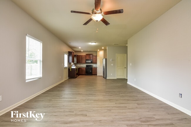 Photo - 410 Sunflower Ln