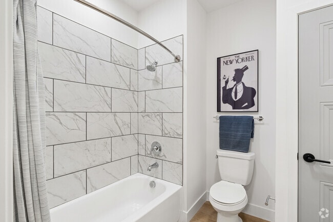 1BR, 1BA - 687SF - Bathroom