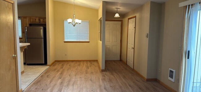 Photo - NE Bend Single Level 3 Bedroom / 2 Bathroom