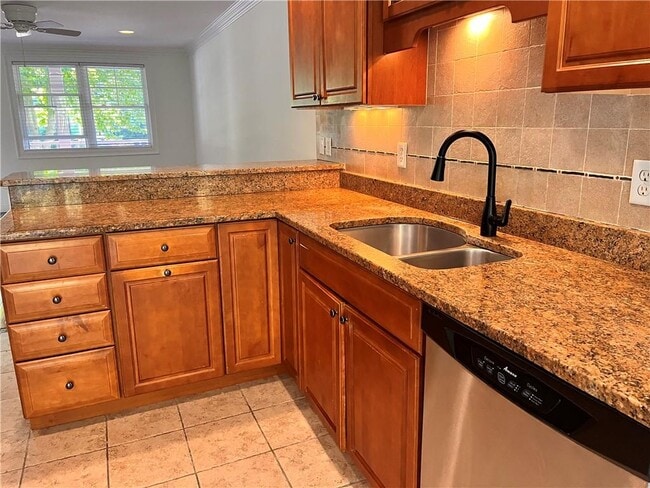 Photo - 33 Starr Dr W