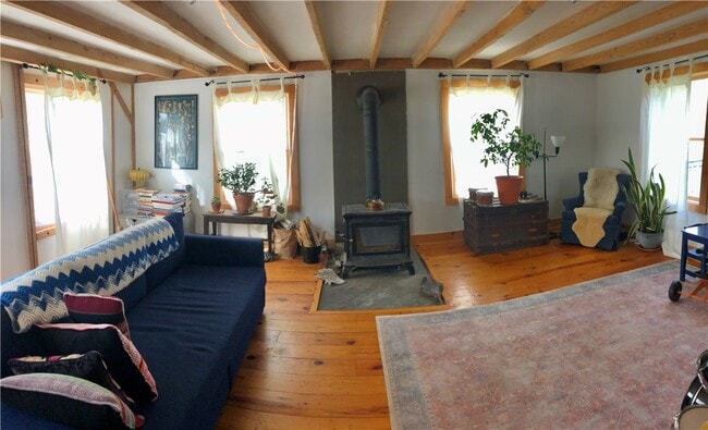 Photo - 390 Lower Main St